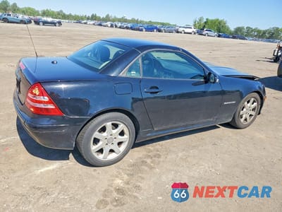 Trzecie zdjęcie samochodu z tyłu: 2002 MERCEDES-BENZ SLK 230 KOMPRESSOR VIN:WDBKK49FX2F263032 - miniatura