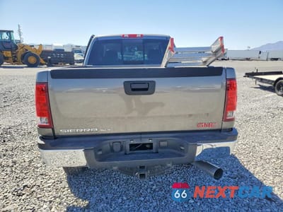 Zdjęcie 6 z 13 samochodu: 2007 GMC SIERRA K2500 HEAVY DUTY VIN:1GTHK23677F532863 - miniatura