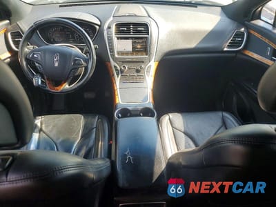 Zdjęcie 8 z 13 samochodu: 2017 LINCOLN MKX RESERVE VIN:2LMPJ6LR2HBL30449 - miniatura