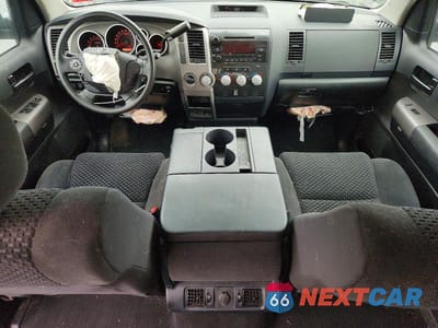 Zdjęcie 8 z 12 samochodu: 2013 TOYOTA TUNDRA CREWMAX SR5 VIN:5TFDY5F16DX306513 - miniatura