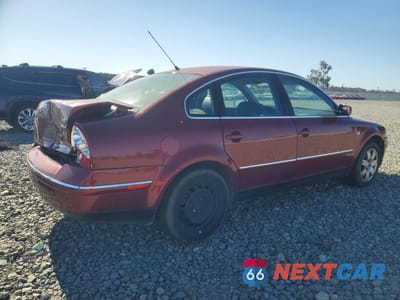 Trzecie zdjęcie samochodu z tyłu: 2001 VOLKSWAGEN PASSAT GLX 4MOTION VIN:WVWTH63B71P269417 - miniatura