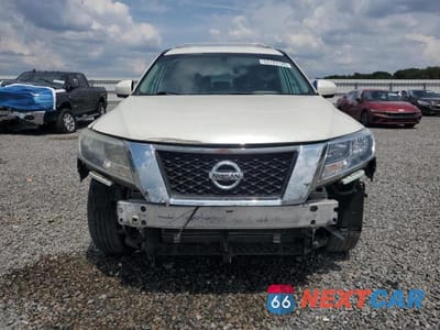Piąte zdjęcie samochodu w środku: 2016 NISSAN PATHFINDER SL VIN:5N1AR2MN5GC621881 - miniatura