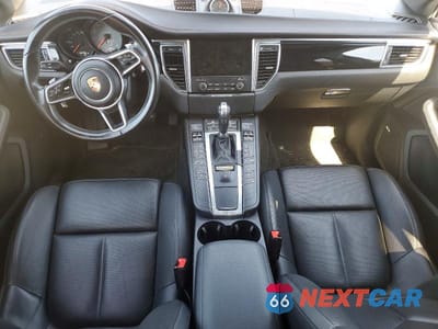 Zdjęcie 8 z 12 samochodu: 2018 PORSCHE MACAN S VIN:WP1AB2A56JLB34014 - miniatura