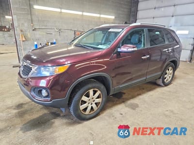 2013 KIA SORENTO LX 5XYKT3A66DG399503 - główne zdjęcie licytacji z USA - miniatura