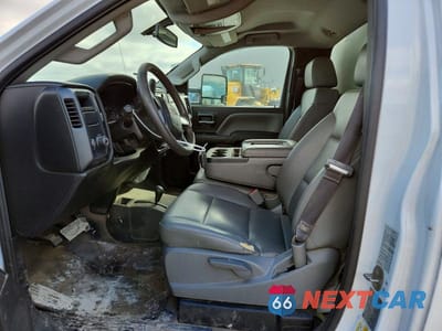 Zdjęcie 7 z 13 samochodu: 2017 CHEVROLET SILVERADO K2500 HEAVY DUTY VIN:1GC0KUEG9HZ267801 - miniatura