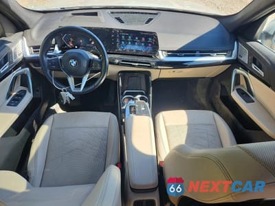 Zdjęcie 8 z 13 samochodu: 2023 BMW X1 XDRIVE28I VIN:WBX73EF01P5Y22817 - miniatura