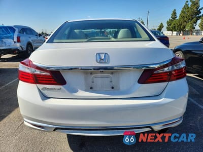 Zdjęcie 6 z 12 samochodu: 2017 HONDA ACCORD LX VIN:1HGCR2F39HA104221 - miniatura