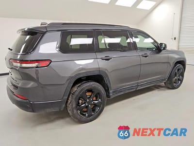 Trzecie zdjęcie samochodu z tyłu: 2023 JEEP GRAND CHEROKEE L LAREDO VIN:1C4RJKAG1P8911655 - miniatura