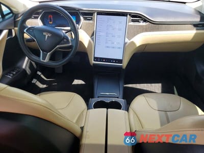 Zdjęcie 8 z 12 samochodu: 2013 TESLA MODEL S VIN:5YJSA1CN5DFP09694 - miniatura