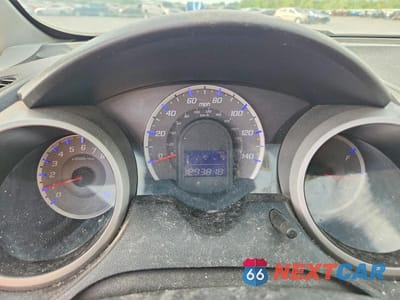 Zdjęcie 9 z 12 samochodu: 2010 HONDA FIT SPORT VIN:JHMGE8H4XAS015535 - miniatura