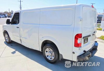 Czwarte zdjęcie samochodu z boku: 2020 NISSAN NV 1500 SV VIN:1N6BF0KM3LN806880 - miniatura