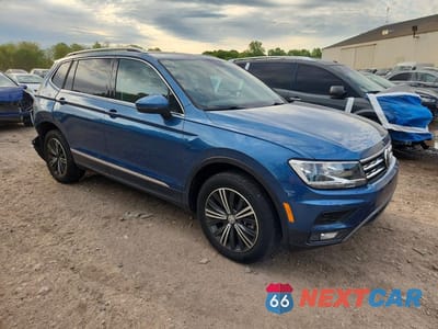 Czwarte zdjęcie samochodu z boku: 2019 VOLKSWAGEN TIGUAN SE VIN:3VV3B7AX4KM102401 - miniatura