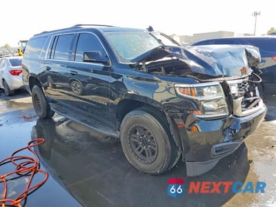 Czwarte zdjęcie samochodu z boku: 2019 CHEVROLET SUBURBAN K1500 LT VIN:1GNSKHKC8KR288302 - miniatura