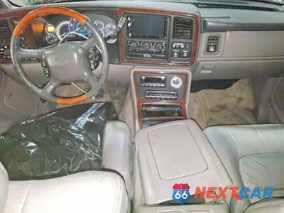 Zdjęcie 8 z 13 samochodu: 2002 CADILLAC ESCALADE VIN:1GYEK63NX2R115630 - miniatura