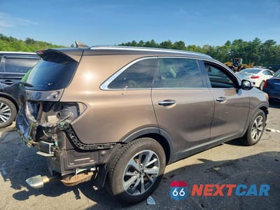 Trzecie zdjęcie samochodu z tyłu: 2019 KIA SORENTO EX V6 VIN:5XYPHDA59KG499628 - miniatura