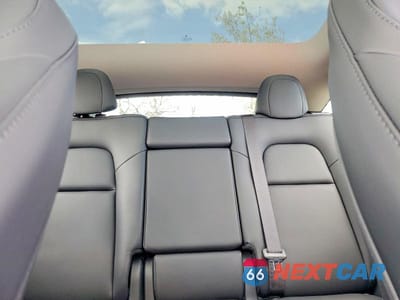 Zdjęcie 10 z 13 samochodu: 2024 TESLA MODEL Y VIN:7SAYGAEE4RF009102 - miniatura