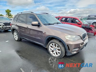 Czwarte zdjęcie samochodu z boku: 2013 BMW X5 XDRIVE35I VIN:5UXZV4C55D0B17314 - miniatura