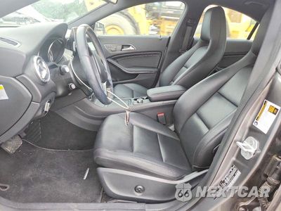 Zdjęcie 7 z 12 samochodu: 2014 MERCEDES-BENZ CLA 250 VIN:WDDSJ4EB4EN040430 - miniatura