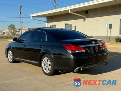 Trzecie zdjęcie samochodu z tyłu: 2011 TOYOTA AVALON BASE VIN:4T1BK3DB8BU431922 - miniatura