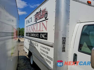 Zdjęcie 11 z 13 samochodu: 2001 GMC SAVANA BOX TRUCK VIN:1GDHG31R911900495 - miniatura