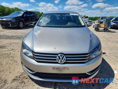 Piąte zdjęcie samochodu w środku: 2012 VOLKSWAGEN PASSAT SE VIN:1VWBP7A37CC089569 - miniatura