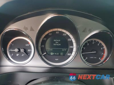Zdjęcie 9 z 12 samochodu: 2010 MERCEDES-BENZ C 300 4MATIC VIN:WDDGF8BB0AR129532 - miniatura