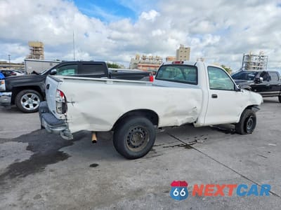 Trzecie zdjęcie samochodu z tyłu: 2005 TOYOTA TUNDRA BASE VIN:5TBJT32155S468094 - miniatura
