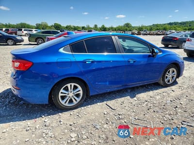 Trzecie zdjęcie samochodu z tyłu: 2018 CHEVROLET CRUZE LT VIN:1G1BE5SM9J7246375 - miniatura