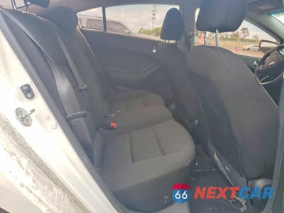 Zdjęcie 10 z 13 samochodu: 2016 KIA FORTE LX VIN:KNAFK4A62G5617909 - miniatura
