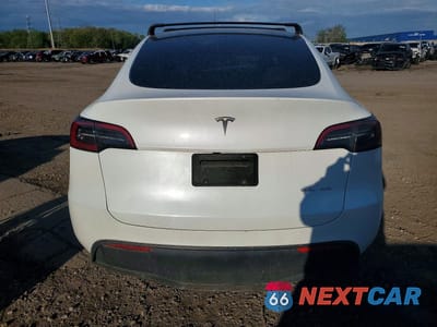 Zdjęcie 6 z 13 samochodu: 2023 TESLA MODEL Y VIN:7SAYGDEE0PF780770 - miniatura
