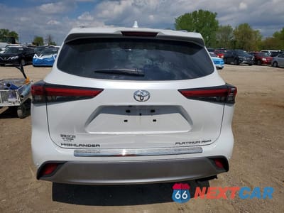 Zdjęcie 6 z 13 samochodu: 2022 TOYOTA HIGHLANDER PLATINUM VIN:5TDFZRBH5NS214221 - miniatura
