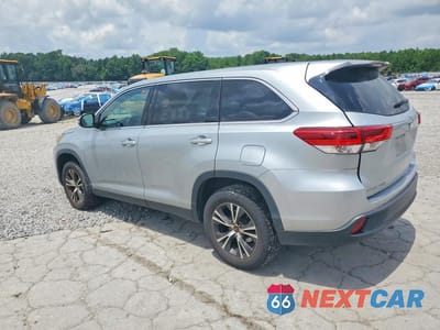 Drugie zdjęcie samochodu z przodu: 2019 TOYOTA HIGHLANDER LE VIN:5TDZZRFH1KS292790 - miniatura