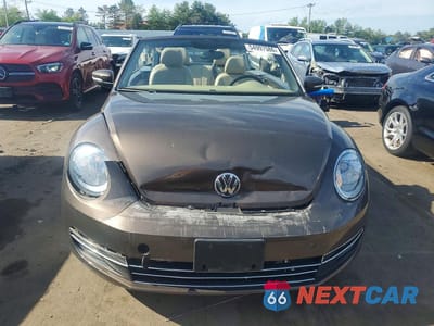 Piąte zdjęcie samochodu w środku: 2015 VOLKSWAGEN BEETLE 1.8T VIN:3VW517AT0FM821283 - miniatura