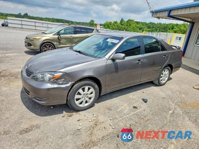 2004 TOYOTA CAMRY SE 4T1BA32K34U015057 - główne zdjęcie licytacji z USA - miniatura