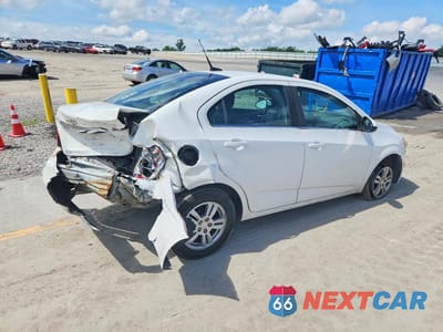 Trzecie zdjęcie samochodu z tyłu: 2012 CHEVROLET SONIC LT VIN:1G1JC5SB8C4198226 - miniatura