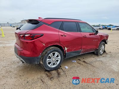 Trzecie zdjęcie samochodu z tyłu: 2019 CHEVROLET BLAZER 1LT VIN:3GNKBBRAXKS671799 - miniatura