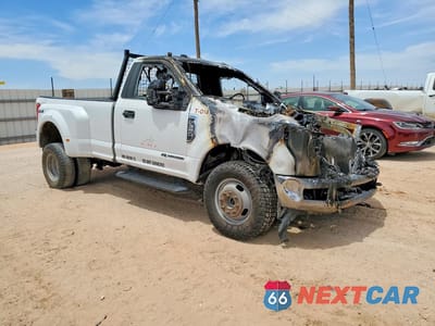 Czwarte zdjęcie samochodu z boku: 2019 FORD F350 SUPER DUTY VIN:1FTRF3DT1KEE16205 - miniatura