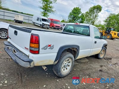 Trzecie zdjęcie samochodu z tyłu: 2006 GMC NEW SIERRA K1500 VIN:3GTEK14V96G199100 - miniatura