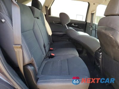 Zdjęcie 11 z 13 samochodu: 2018 KIA SORENTO LX V6 VIN:5XYPG4A53JG366381 - miniatura