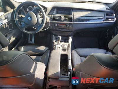 Zdjęcie 8 z 12 samochodu: 2010 BMW X5 M VIN:5YMGY0C5XALK25662 - miniatura