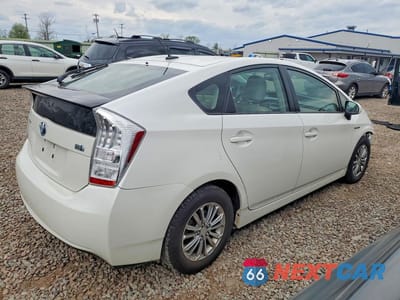 Trzecie zdjęcie samochodu z tyłu: 2011 TOYOTA PRIUS FOUR VIN:JTDKN3DU4B0324046 - miniatura