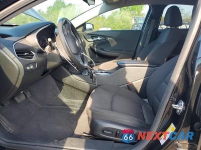 Zdjęcie 7 z 12 samochodu: 2019 CHEVROLET MALIBU LT VIN:1G1ZD5ST5KF188359 - miniatura