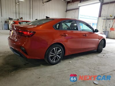 Trzecie zdjęcie samochodu z tyłu: 2022 KIA FORTE LXS VIN:3KPF24AD8NE494958 - miniatura
