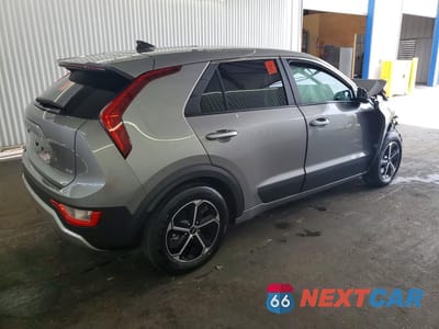 Trzecie zdjęcie samochodu z tyłu: 2026 KIA NIRO LX VIN:KNDCP3LE4T5319054 - miniatura