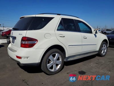 Trzecie zdjęcie samochodu z tyłu: 2010 MERCEDES-BENZ ML 350 4MATIC VIN:4JGBB8GBXAA564920 - miniatura
