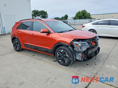 Czwarte zdjęcie samochodu z boku: 2023 KIA NIRO WIND VIN:KNDCR3L13P5027991 - miniatura