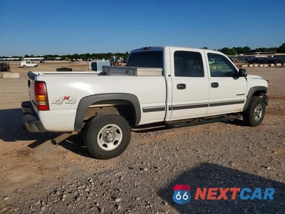 Trzecie zdjęcie samochodu z tyłu: 2001 CHEVROLET SILVERADO K2500 HEAVY DUTY VIN:1GCHK23UX1F197345 - miniatura