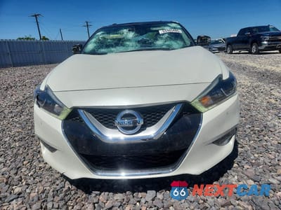 Piąte zdjęcie samochodu w środku: 2017 NISSAN MAXIMA PLATINUM VIN:1N4AA6AP3HC368608 - miniatura