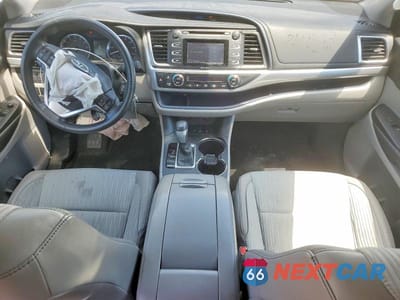 Zdjęcie 8 z 13 samochodu: 2015 TOYOTA HIGHLANDER LE PLUS VIN:5TDBKRFH6FS137048 - miniatura