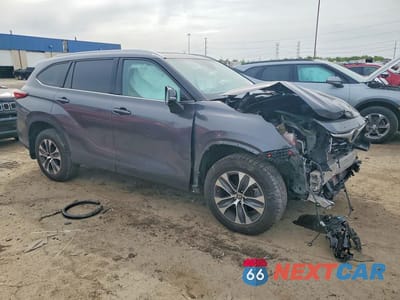 Czwarte zdjęcie samochodu z boku: 2022 TOYOTA HIGHLANDER XLE VIN:5TDGZRBH0NS238284 - miniatura